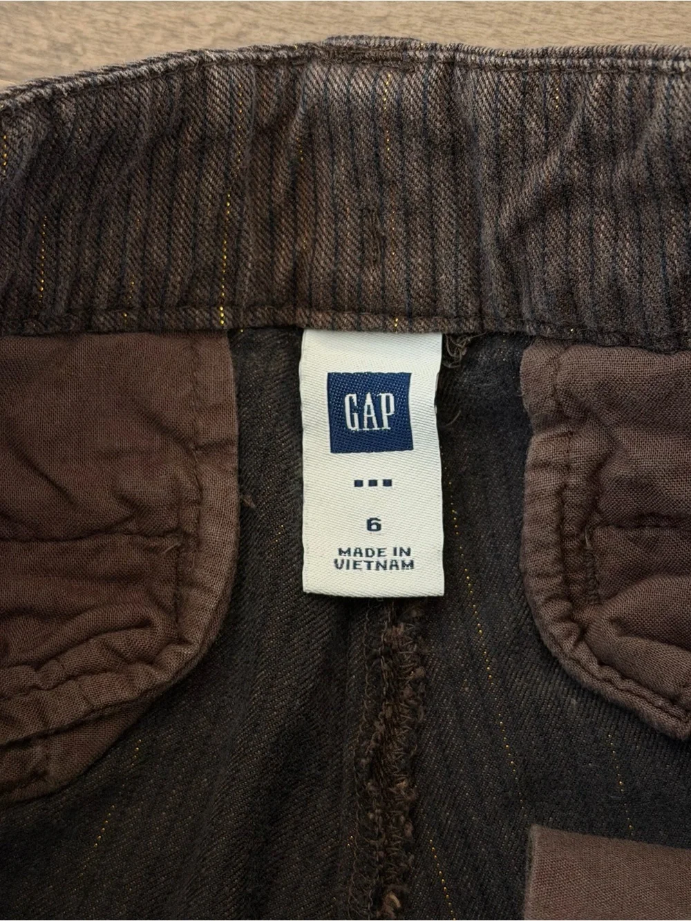 GAP y2k brown